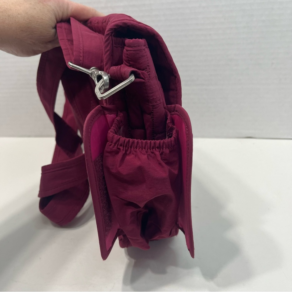 LUG Quilted Crossbody purse bag - Picture 7 of 15